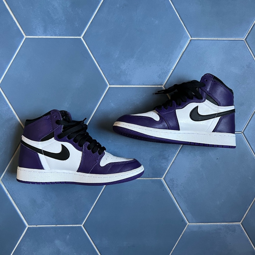 Women’s sz 5 Air Jordan 1 Retro Hi OG ‘Court Purple 2.0’